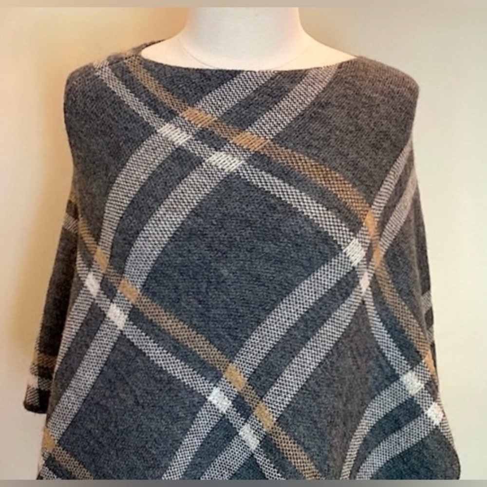 Nardi & Tagliaferri Gray Plaid SZ One Size Cottagecore Boho Wool Alpaca Poncho - Picture 2 of 7